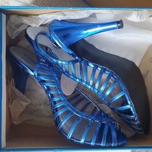 Ladies blue metallic shoes size 7 heel 4 inches